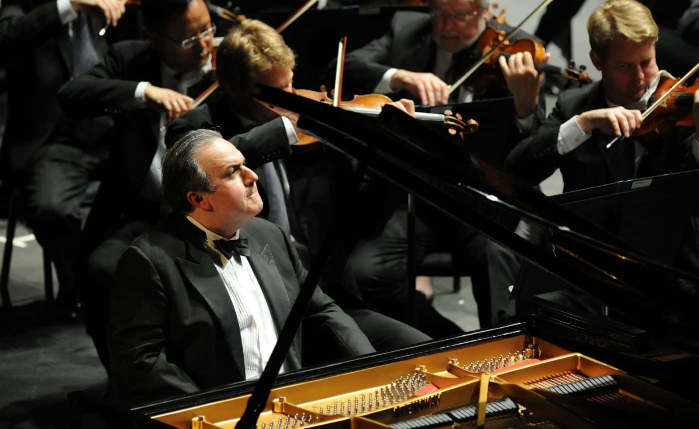 Yefim Bronfman Performs Rachmaninoff's Piano Concerto No. 3