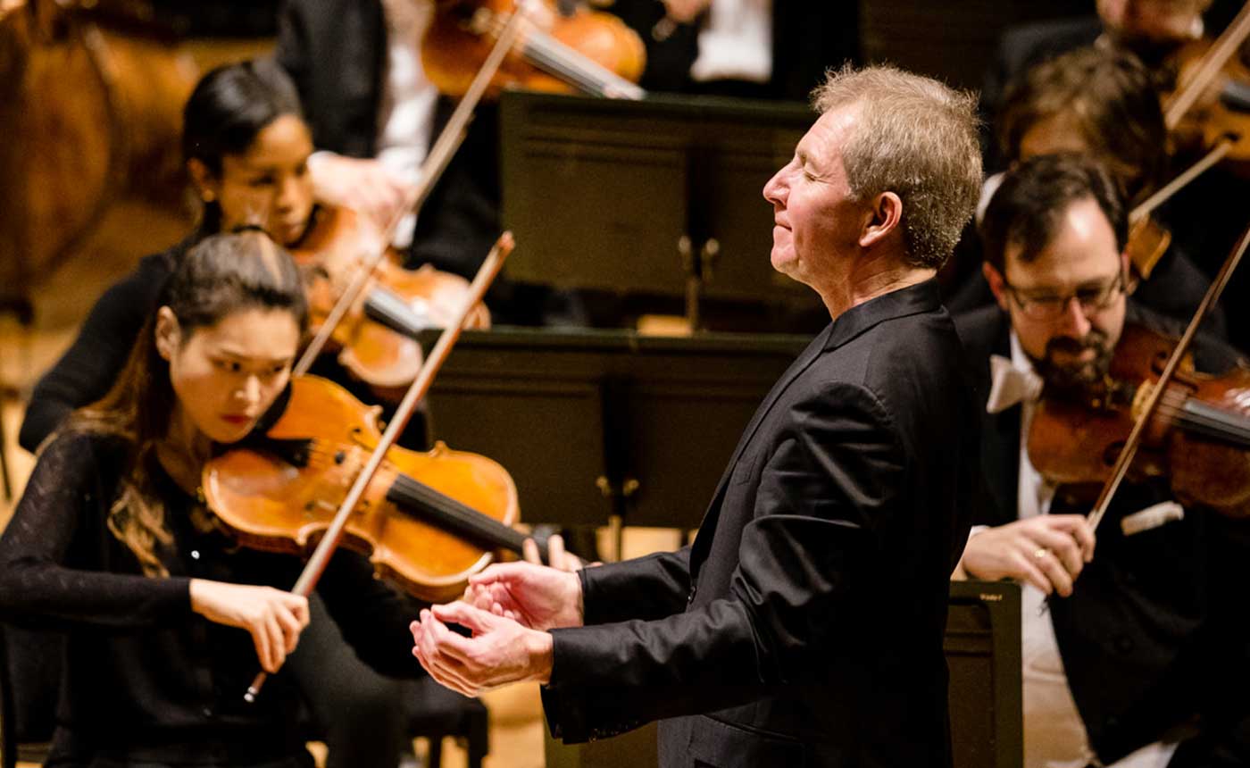 Thierry Fischer, conductr.r Photo: Austen Diamond